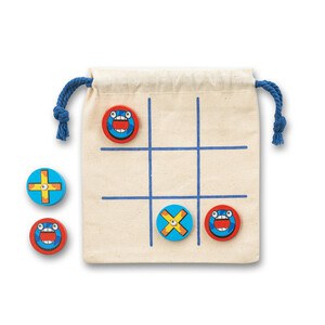 Classic 10-piece plywood Tic Tac Toe game - Egotier 98097