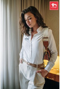 TH Clothes 30197 - Women's long-sleeved oxford shirt with pearl coloured buttons. White