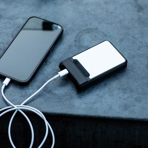 Ampx Powerbank rABS 6 000 mAh. 18W. Charges phone 2-3 times - Rupt APW002